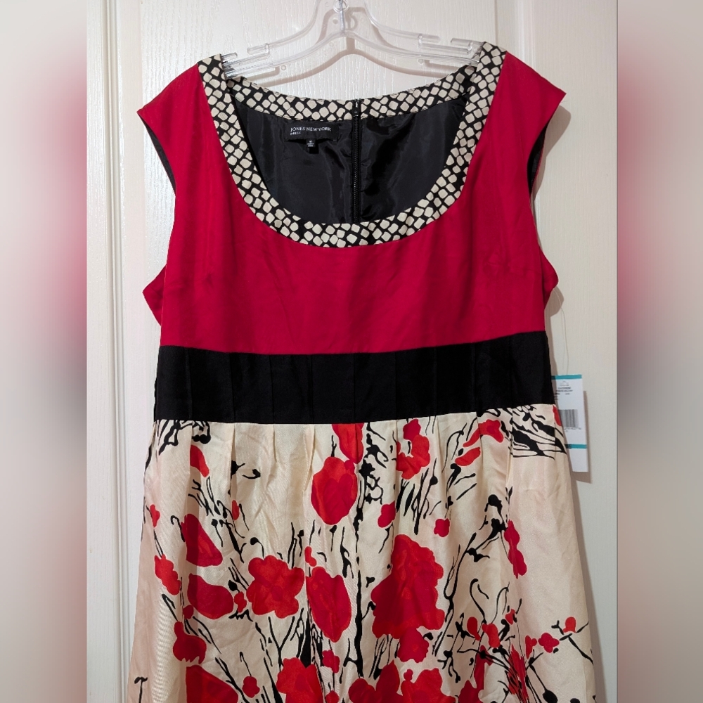 Red, 🩶🌹  Black & Cream SILK Floral Amazing  Dress Size 16